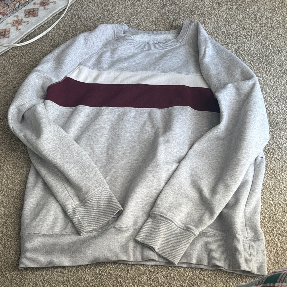 Goodfellow & Co Gray and Burgundy Crewneck Sweater
